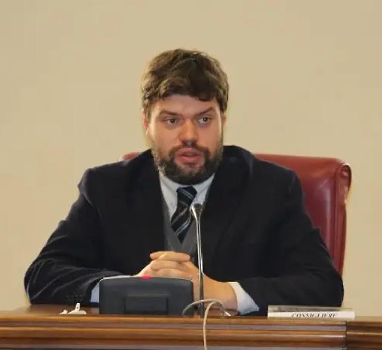 - Romoli: I tragici eventi al carcere "Nicandro Izzo" richiamano le Istituzioni ai propri doveri. Solidariet&agrave; al personale e cordoglio per la giovane vittima.